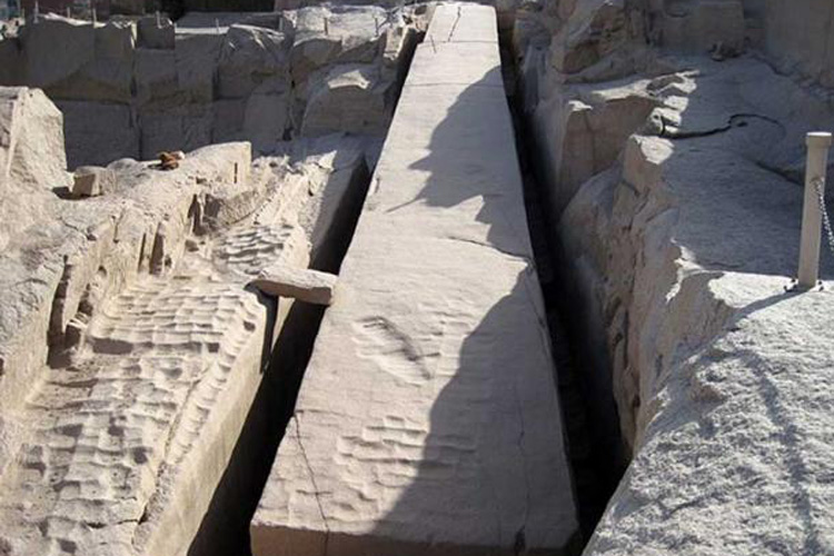 Egypt Aswan Unfinished Obelisk_6ea2c_lg.jpg